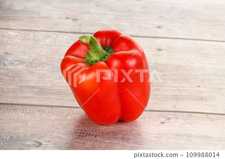 Ripe red Bulgarian bell pepper Ripe red Bulgarian bell pepper 109988014