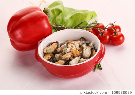 Marinated mussels in the bowl Marinated mussels in the bowl 109988059