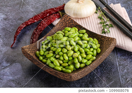 Bowl of delicious edamame beans Bowl of delicious edamame beans 109988076