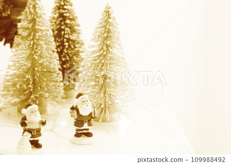 聖誕樹和聖誕老人 109988492