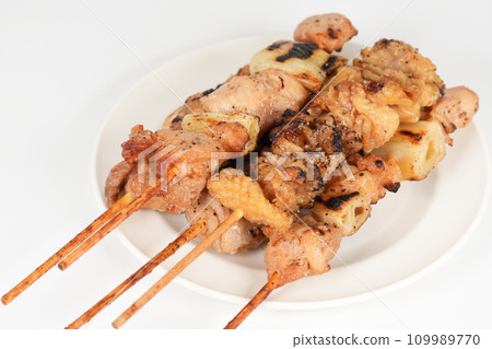 Yakitori set salt-grilled 109989770
