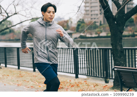 man running 109990239