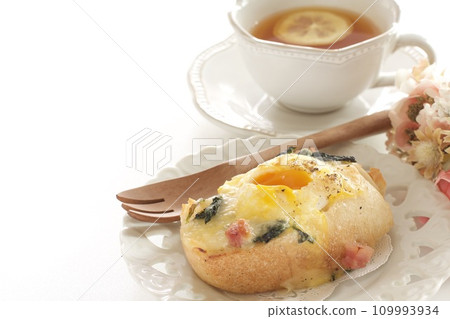 本尼迪克特雞蛋法國棍吐司 109993934