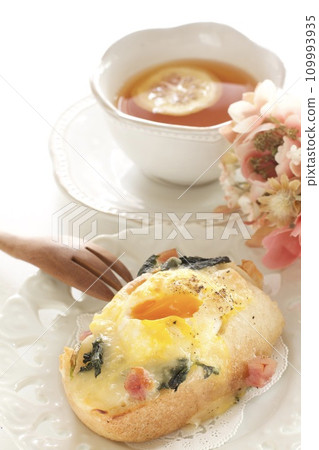 本尼迪克特雞蛋法國棍吐司 109993935