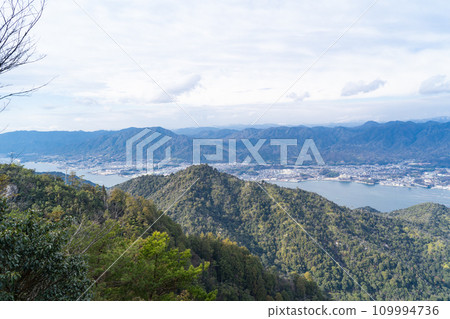 The view from the top of Komagabayashi (Miyajima) The view from the top of Komagabayashi (Miyajima) 109994736