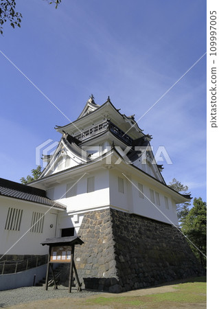 Yokote Park Observation Deck (Yokote Castle) is located in Yokote Park in Yokote City, Akita Prefecture, and the white walls stand out against the blue sky. Yokote Park Observation Deck (Yokote Castle) is located in Yokote Park in Yokote City, Akita Prefecture, and the white walls stand out against the blue sky. 109997005