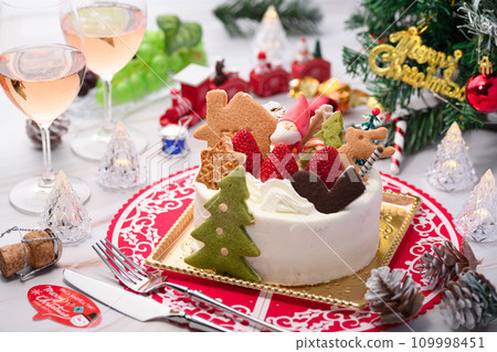 Christmas cake 109998451