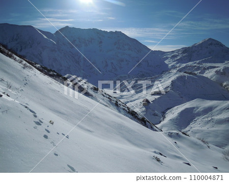 春の雪山 春の雪山 110004871