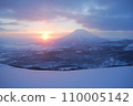 日出時分的羊蹄山雪山登山 110005142