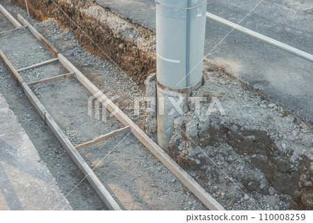 Preparation for gutter installation work Preparation for gutter installation work 110008259