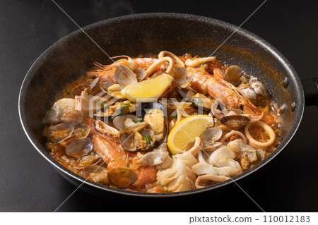 Seafood paella (frying pan cooking) 110012183