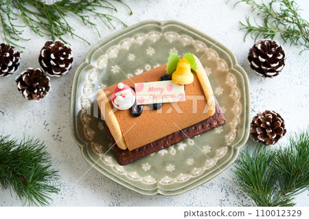 Buche de Noel Christmas cake Buche de Noel Christmas cake 110012329