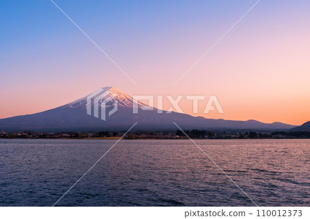 Mt. Fuji at dusk (from the shore of Lake Kawaguchi) Mt. Fuji at dusk (from the shore of Lake Kawaguchi) 110012373