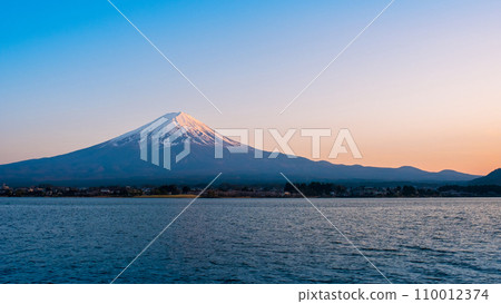 Mt. Fuji at dusk (from the shore of Lake Kawaguchi) Mt. Fuji at dusk (from the shore of Lake Kawaguchi) 110012374
