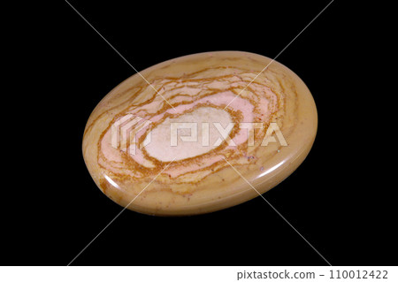 碧玉圖片－蘊含風景的石頭 110012422