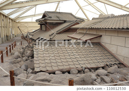 Roof destroyed and buried by debris flow (Debris flow affected house preservation park) 110012530