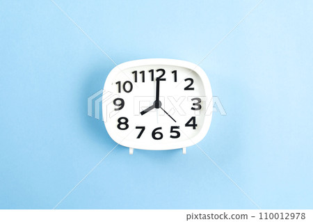 時鐘時間8點20點8:00 20:00 110012978