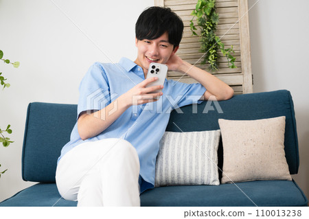 休閒服裝生活風格形象的年輕人 110013238