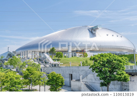 北海道札幌市 - 在陽光明媚的日子裡舉辦各種活動的札幌巨蛋 北海道札幌市 - 在陽光明媚的日子裡舉辦各種活動的札幌巨蛋 110013819