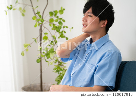 Young man in casual clothes lifestyle image 110017913