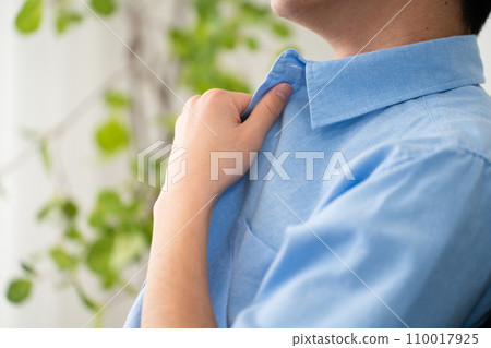 Young man in casual clothes lifestyle image 110017925