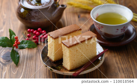 Rich castella made with 100% cage-free eggs 110018564