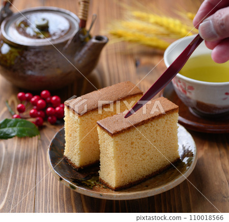 Rich castella made with 100% cage-free eggs 110018566