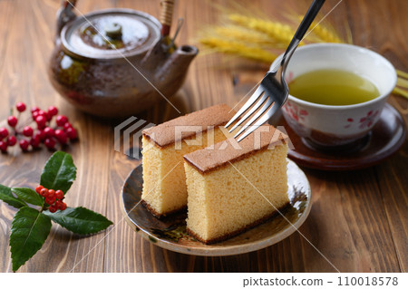 Rich castella made with 100% cage-free eggs Rich castella made with 100% cage-free eggs 110018578
