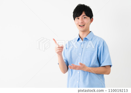 休閒服裝生活風格形象的年輕人 110019213