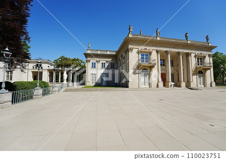 Courtyard at palace on isle in Warsaw city in Poland 110023751
