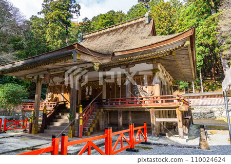Hiyoshi Taisha Shrine Nishihongu Main Hall in Sakamoto, Otsu City, Shiga Prefecture (National Treasure) Hiyoshi Taisha Shrine Nishihongu Main Hall in Sakamoto, Otsu City, Shiga Prefecture (National Treasure) 110024624