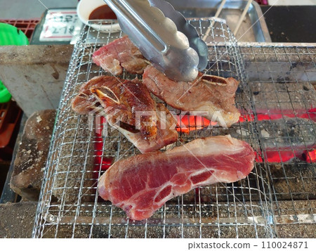 美味的炭烤肉 110024871