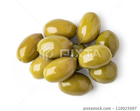 olives isolated 110025097