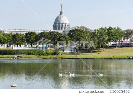 Beautiful lakeside landscape at the Tainan Metropolitan Park in Taiwan. right next to the Tainan Chimei Museum. 110025492