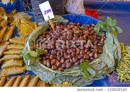 Chestnut Maroon Nuts 110028584