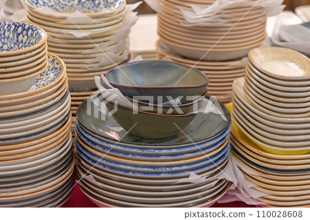 Ceramic Bowls and Plates 110028608