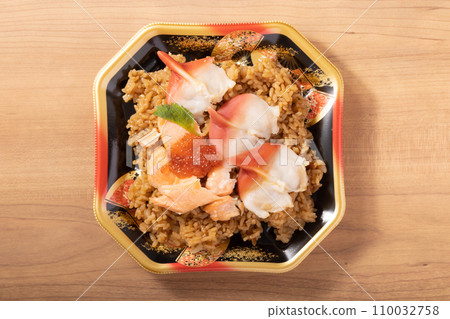 Fisherman's lunch box (surf clams, salmon, salmon roe) Fisherman's lunch box (surf clams, salmon, salmon roe) 110032758