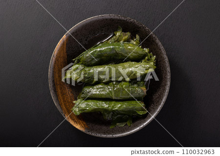 Shiso rolls pickled cucumber 110032963