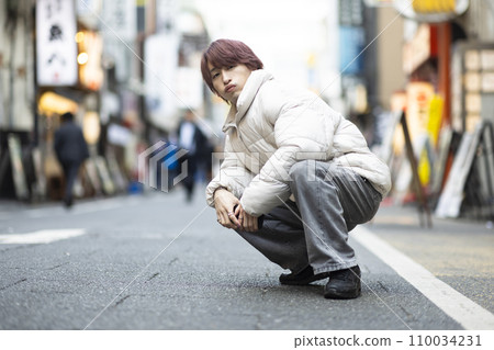 生活在城市的年輕人 110034231