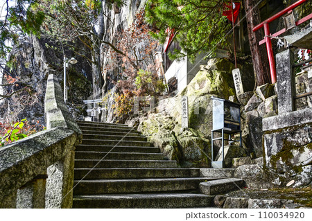 Stone steps on the approach to Tarobogu Shrine (Tarobogu/Aga Shrine) Stone steps on the approach to Tarobogu Shrine (Tarobogu/Aga Shrine) 110034920