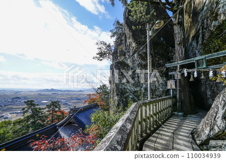 Tarobogu Shrine (Tarobo/Aga Shrine) Meotoiwa 110034939