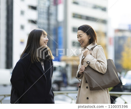A family living in Tokyo 110035396