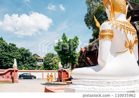 Old town Wat Phan Tao temple in Chiang Mai, Thailand Old town Wat Phan Tao temple in Chiang Mai, Thailand 110035962