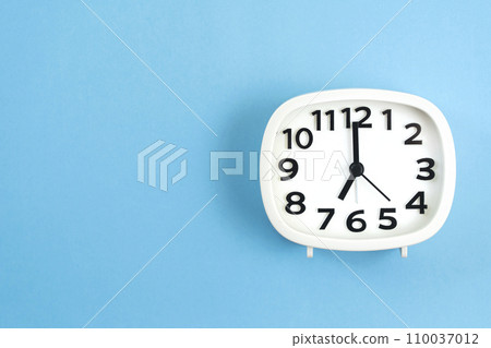 時鐘時間7:00 19:00 7:00 19:00 時鐘時間7:00 19:00 7:00 19:00 110037012
