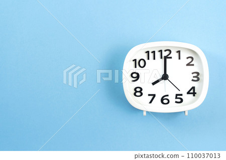 時鐘時間8點20點8:00 20:00 110037013