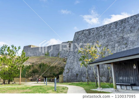 Blue sky and Shuri Castle wall, Naha City, Okinawa Prefecture Blue sky and Shuri Castle wall, Naha City, Okinawa Prefecture 110037095