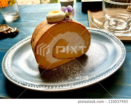 Nasu's hideaway cafe "Kissa Shinkawaya" honey roll cake 110037493