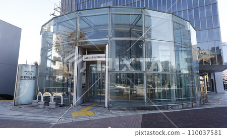 Entrance A1 of Nakano Sakagami Station on the Tokyo Metro Marunouchi Line and Toei Oedo Line 110037581