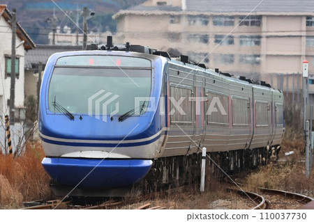 [Chizu Express] HOT7000 series “Super Hakuto” (JR Inbi Line: Kouge Station) 110037730