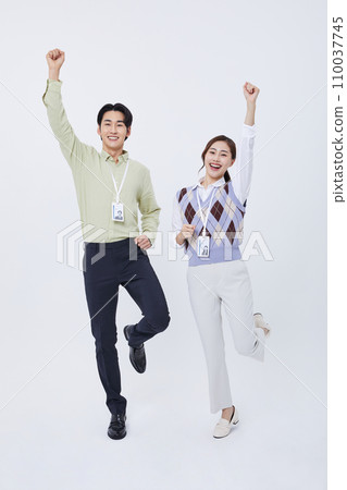 collaborative business fighting man and woman photo 110037745